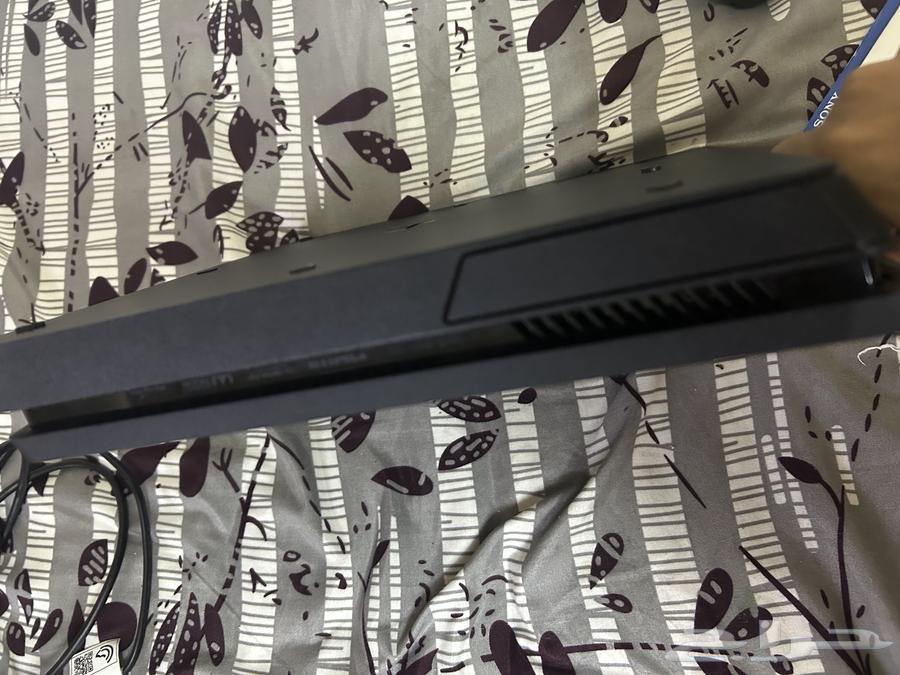 Sony 4, used for 2 months, located near the airport, price 700, I won't lower the price with Al-Samal64542927033602111