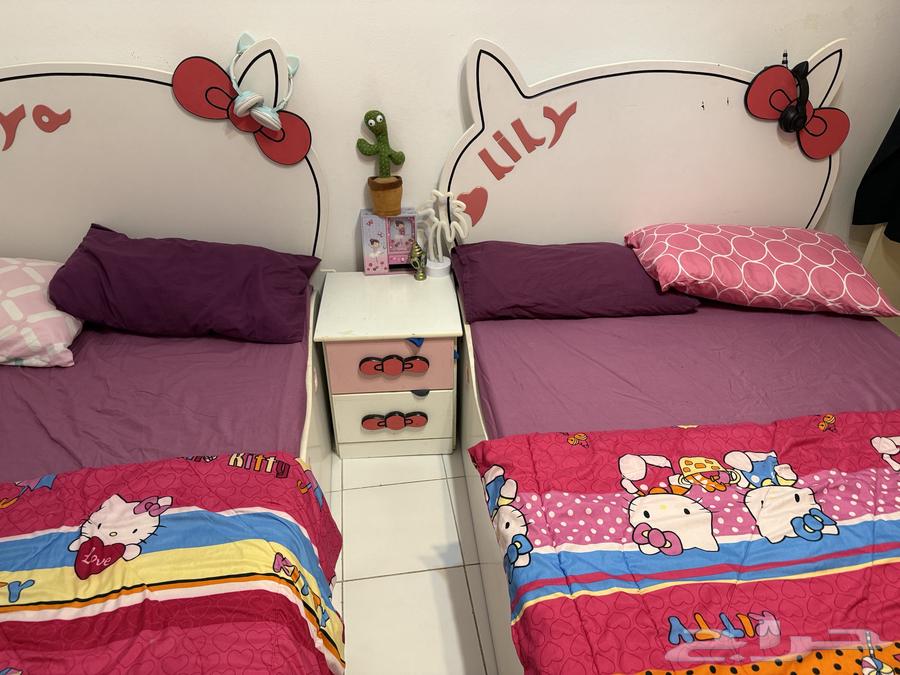 غرفة نوم اطفال عبارة عن 2 سرير 120 م وكومود ودولاب كبير 3 د64537156176131112