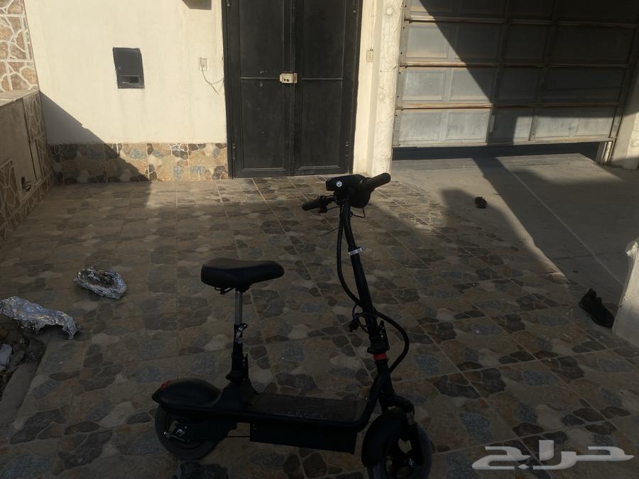 سكوتر للبيع استعمال اقل من شهر  فيه مشكله بصيطه عفط حفيف64539529022978113