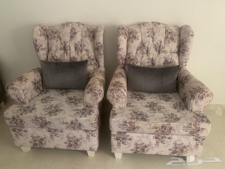 للببع 2 كنب و 2 كرسي نضاف جدا شبه جديد و سجادة64538850359041111