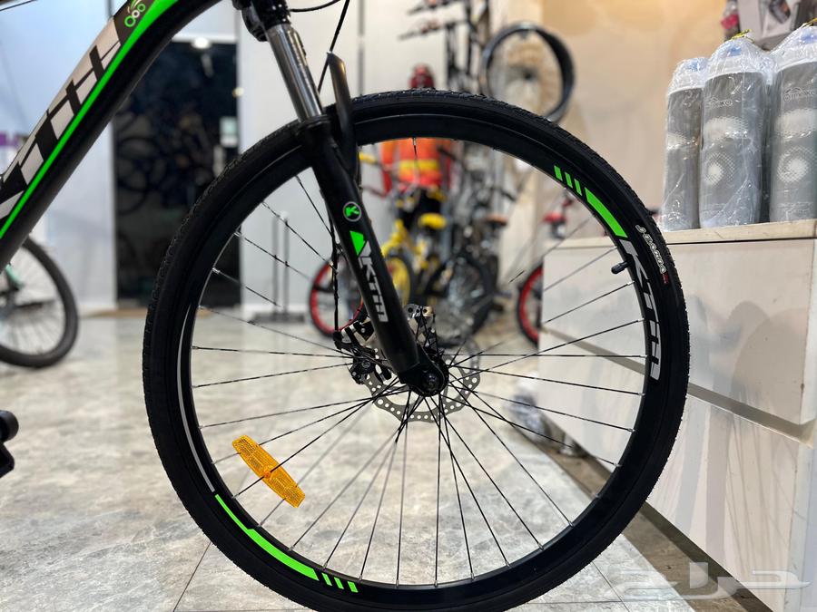 دراجة KTM هجين عرض اليوم الوطني64537616553217112