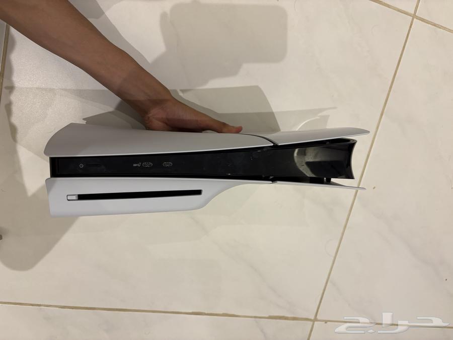 Sony 5 with all its accessories including the box64536112209155114