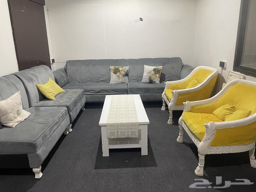 طقم كنب مع كرسيين وطاوله64541878102146113