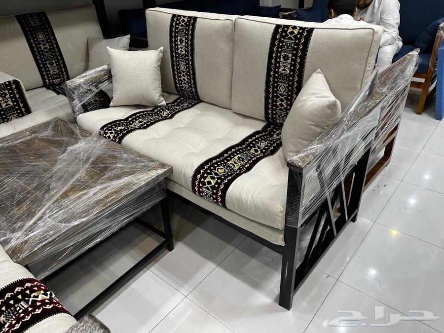 جلسات خشب وحديد عروض يوم الوطني64542969391363112