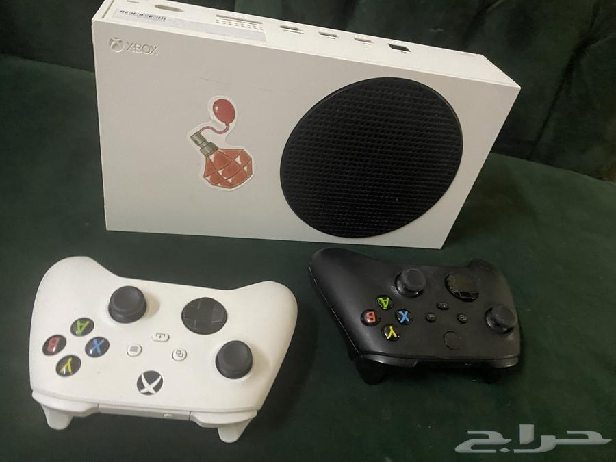 Xbox for sale with two original controllers64539471914755110