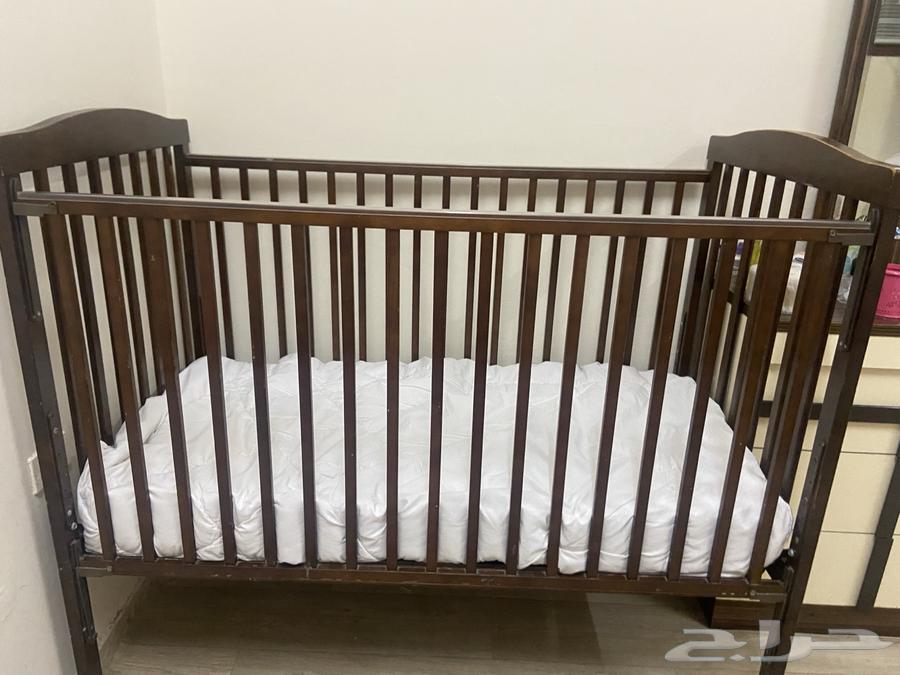 سرير اطفال من سنتربوينت مستعمل نظيف64541622927107110