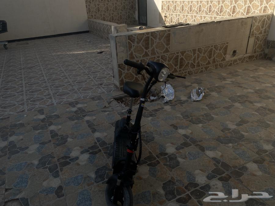 سكوتر للبيع استعمال اقل من شهر  فيه مشكله بصيطه عفط حفيف64539529022978112