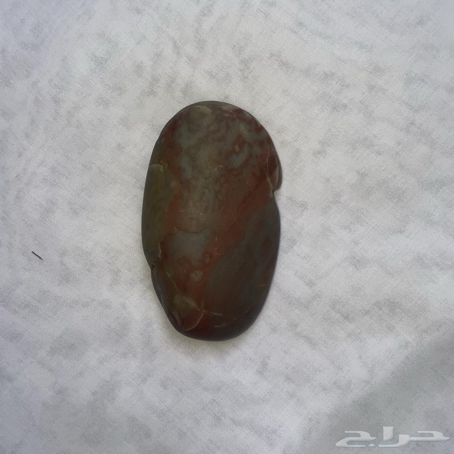 حجر عقيق طبيعي بألوان فريدة مناسب لهواة الجمع64537197987841111