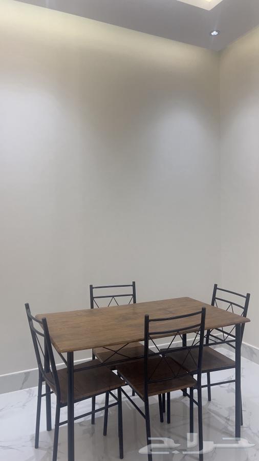 Dining table with 4 chairs64541051189123111