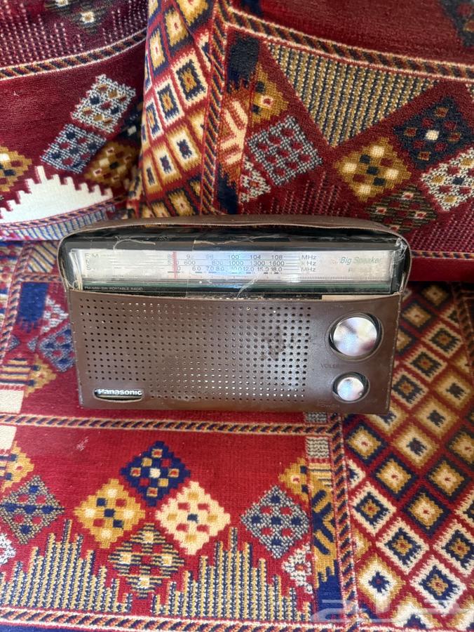 دلال رسلان وراديو ودلال تراثية64537924009090112