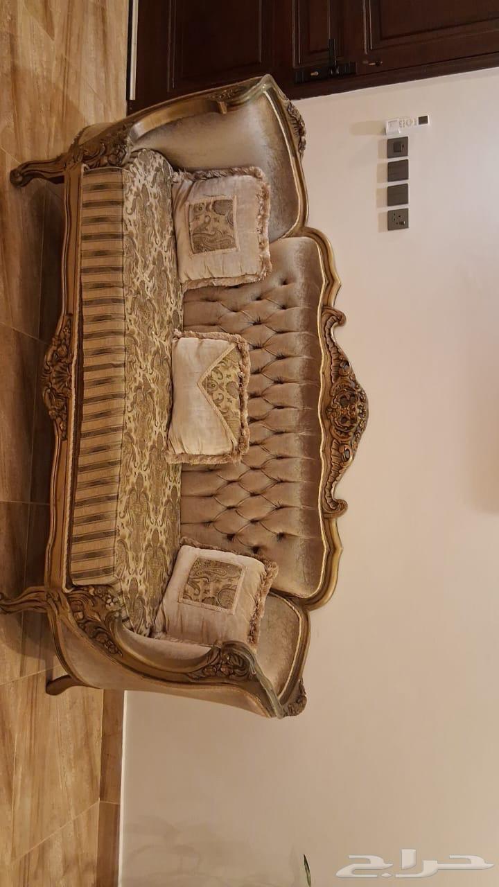 Complete sofa set with carpet, curtain, and entrance64539130311171113