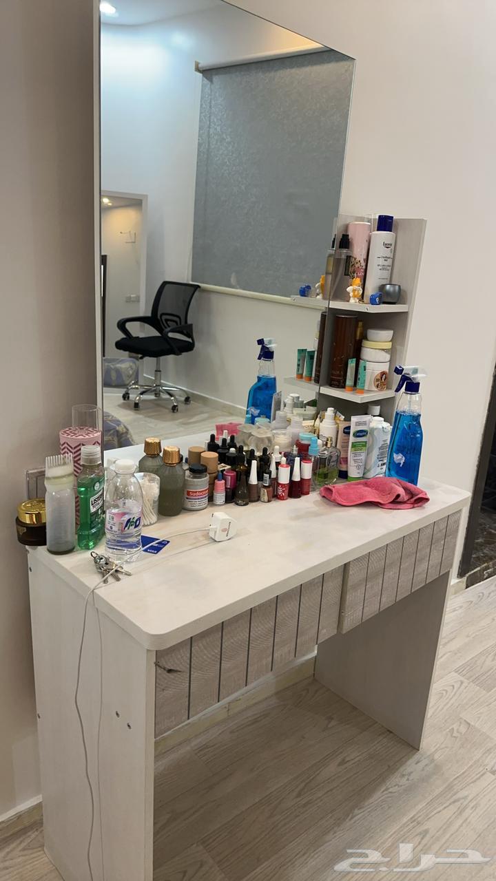 سرير مع كومدينه مع تسريحه من هوم بوكس للبيع64539087495939110