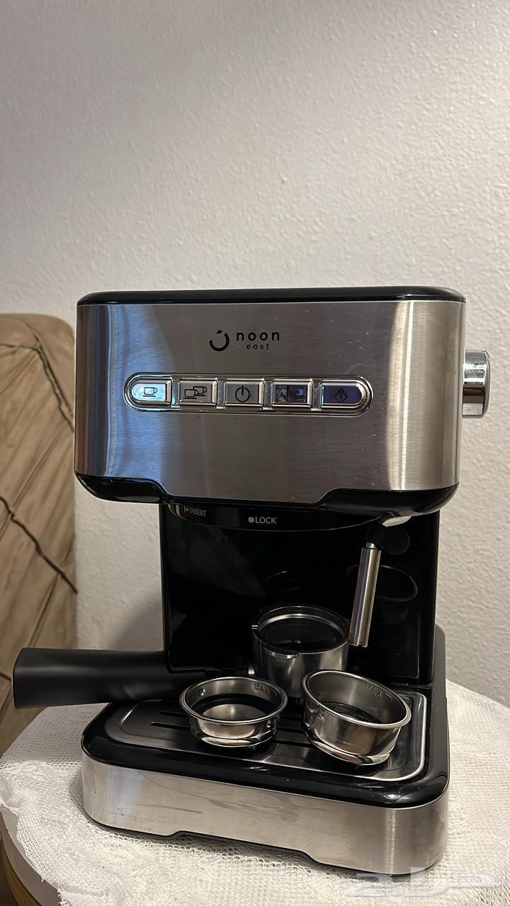 An espresso machine64536599190529110