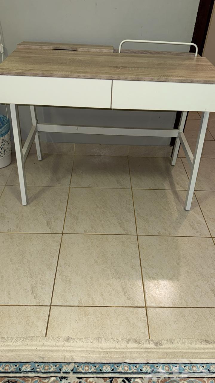 اريكه رمادي من ايكيا ومكتب وكرسي64406417068033112