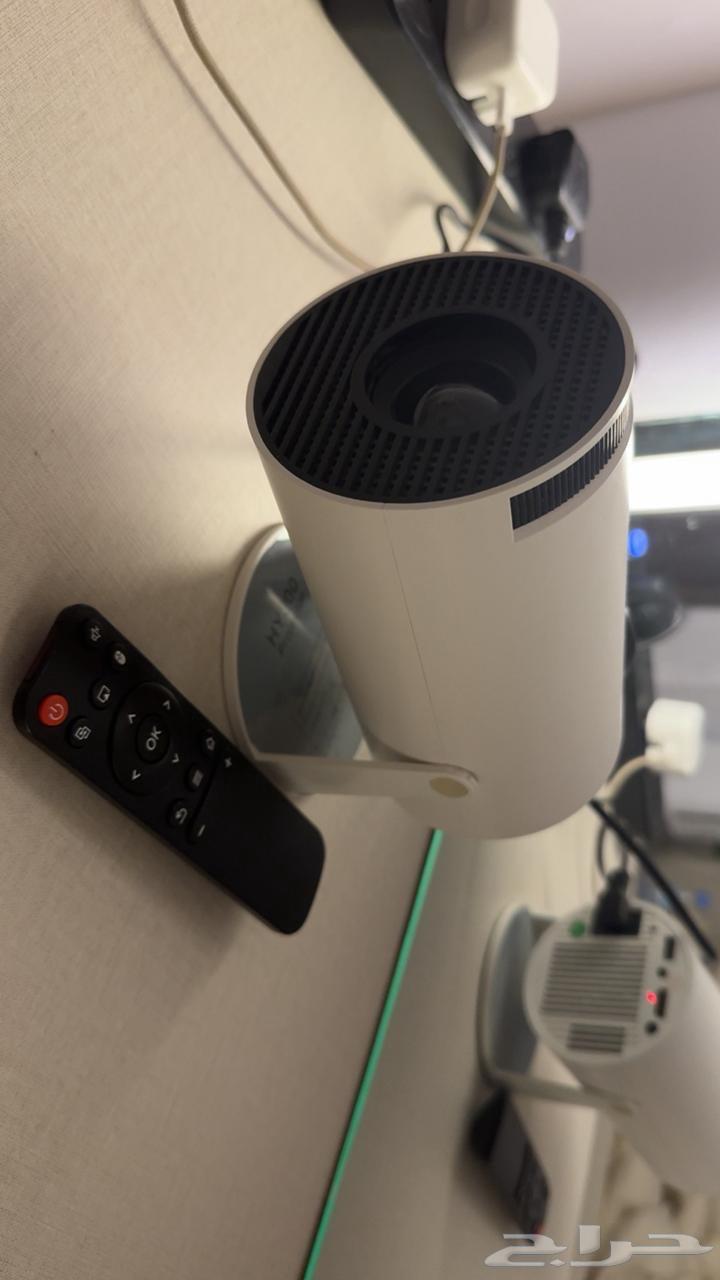 بروجكتر وشاشة بروجكتر للبيع64541650984321112