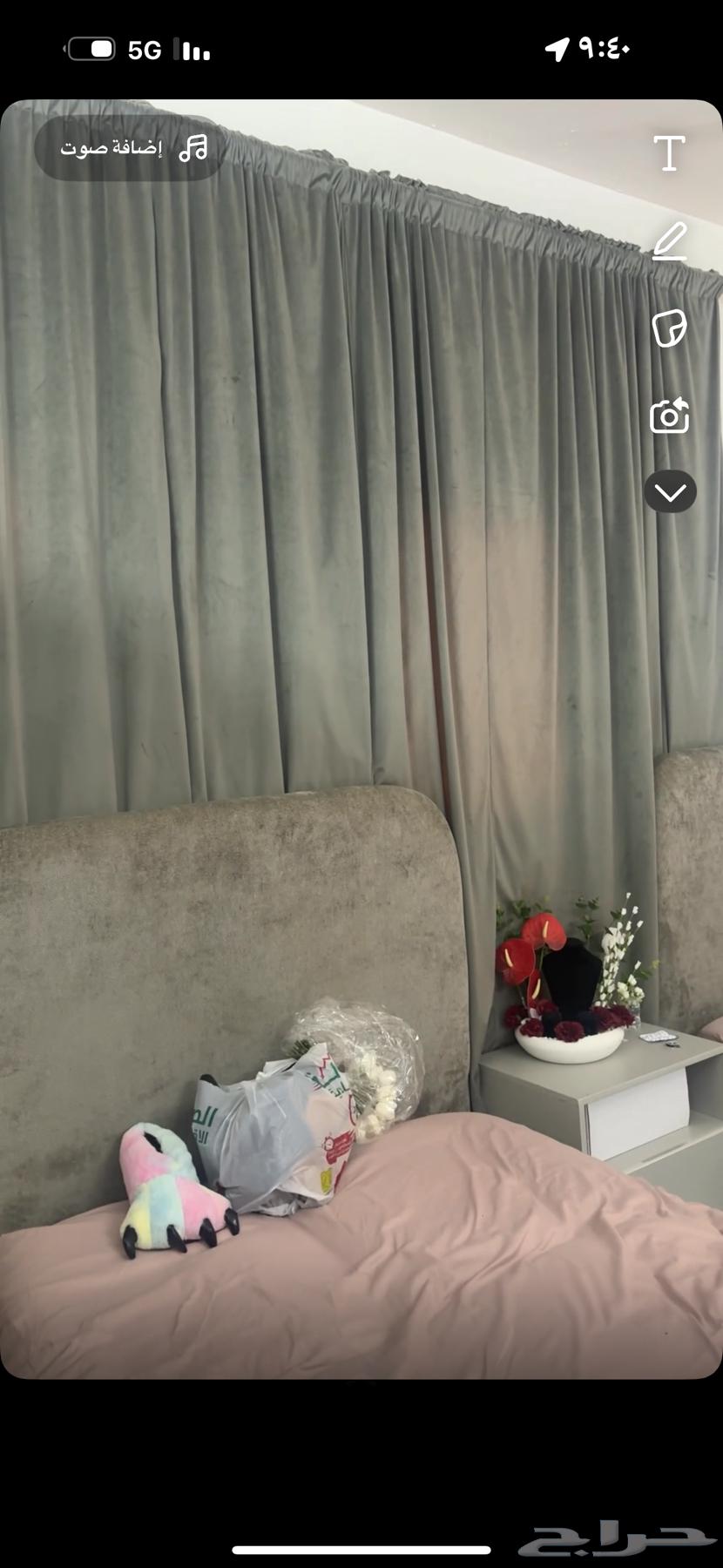 Clean used bedroom, two one-and-a-half beds and two drawer cabinets64542729008258112