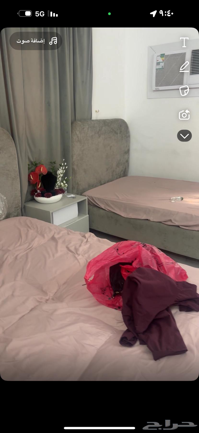 Clean used bedroom, two one-and-a-half beds and two drawer cabinets64542729008258113