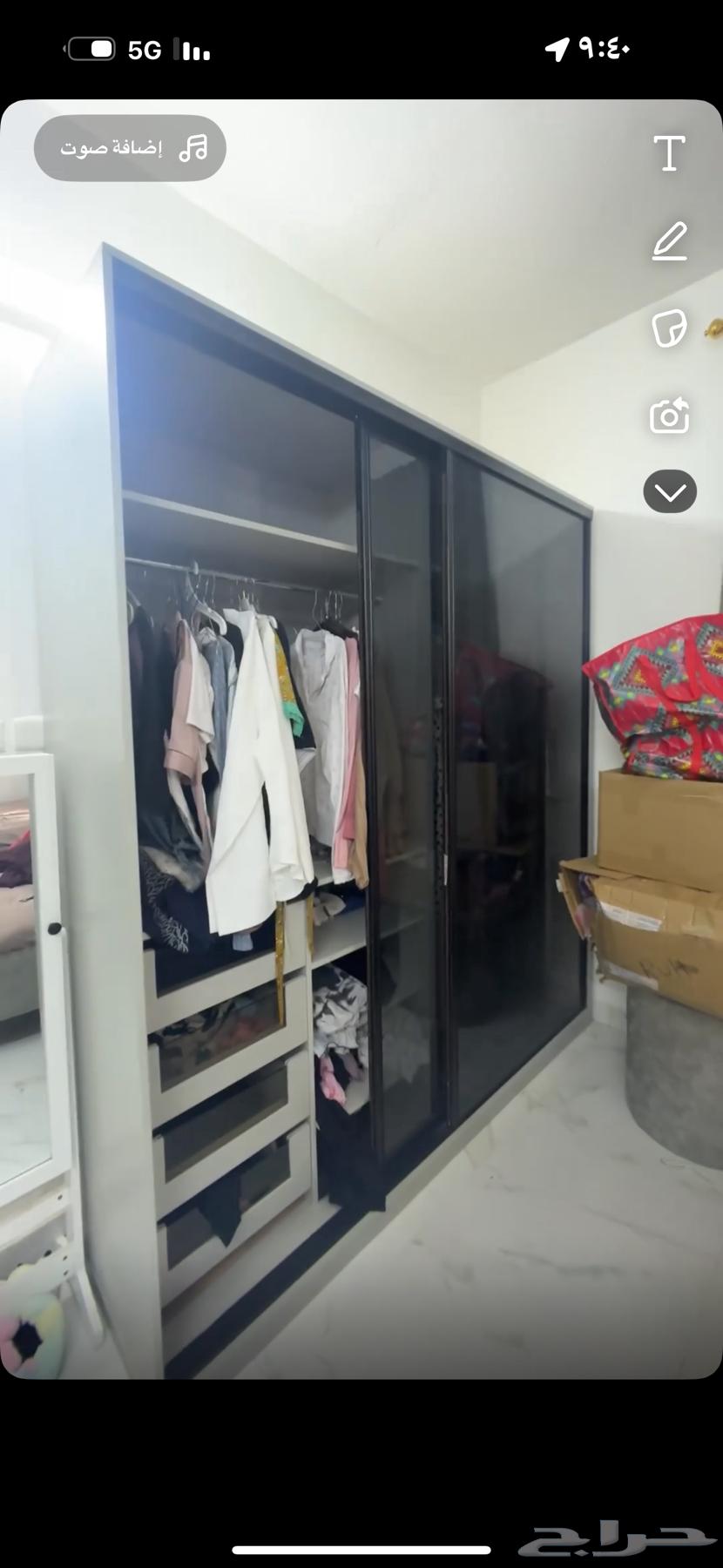 Clean used bedroom, two one-and-a-half beds and two drawer cabinets64542729008258111