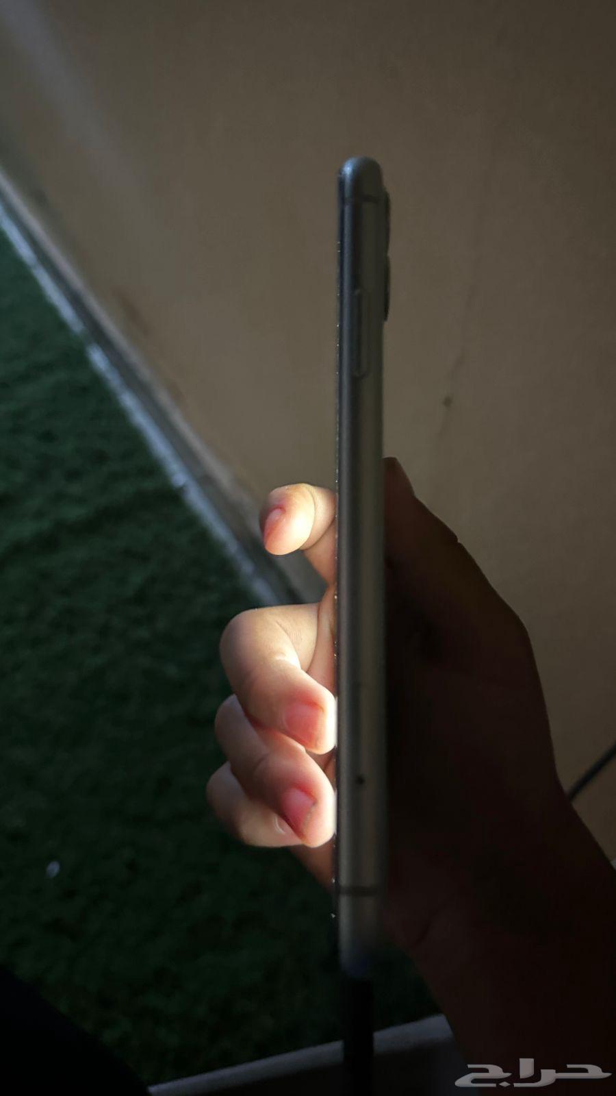 جوال11 مستخدم التصوير حلو لون أخضر وفيه كسر خفيف64535349855235112