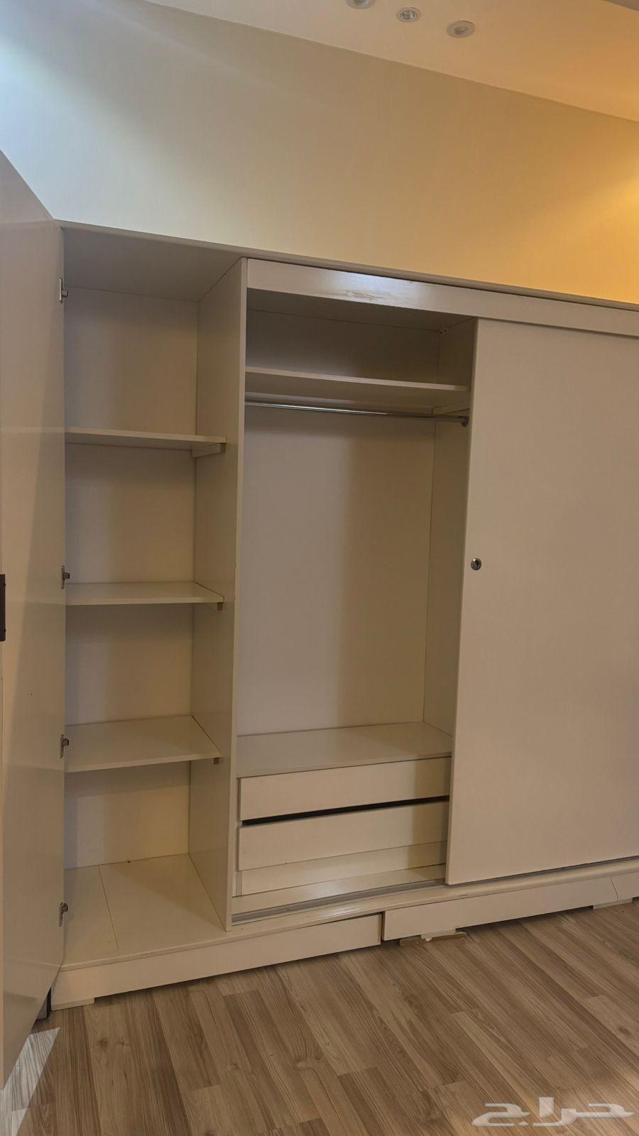 دولاب مع ثنين كوبدينات64542955395457110