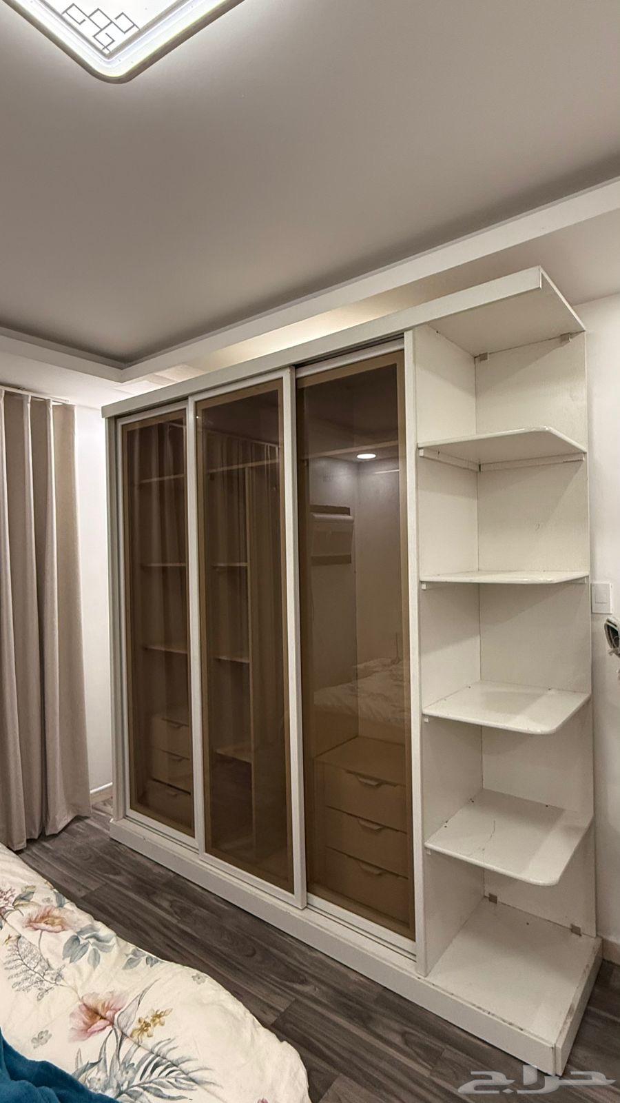 Complete bedroom set, double bed, dressing table, three-door sliding wardrobe at a price64541136853889111