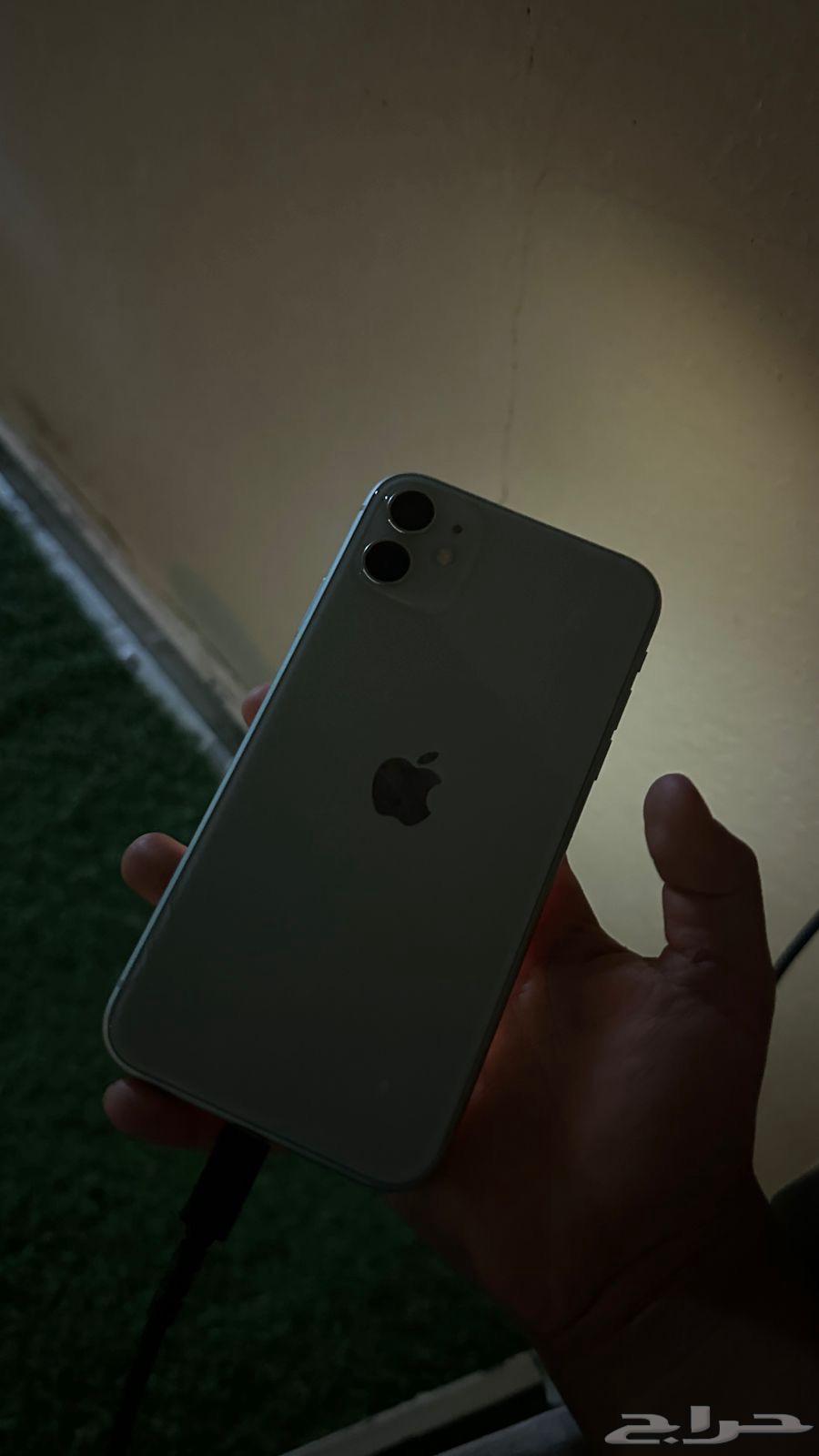 جوال11 مستخدم التصوير حلو لون أخضر وفيه كسر خفيف64535349855235110