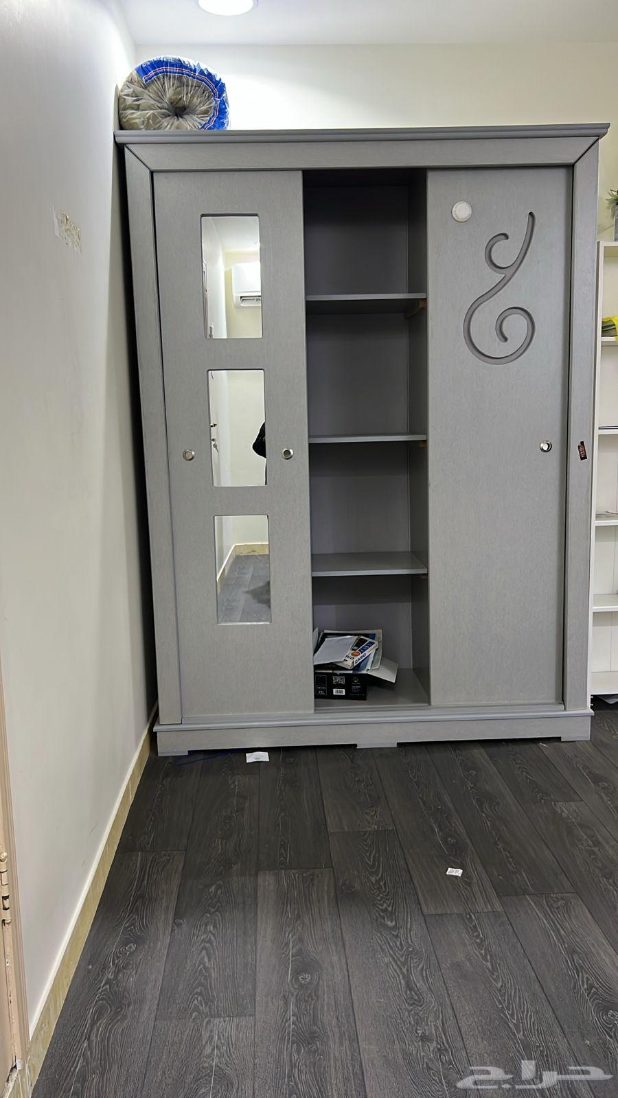 دولاب ملابس شبه جديد مطلوب 600 ريال64540323621506111