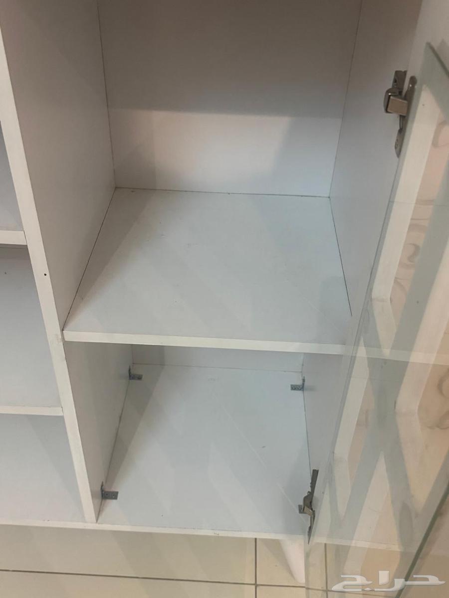 A clean table (dresser) that has not been used on Haraj64539910486914110