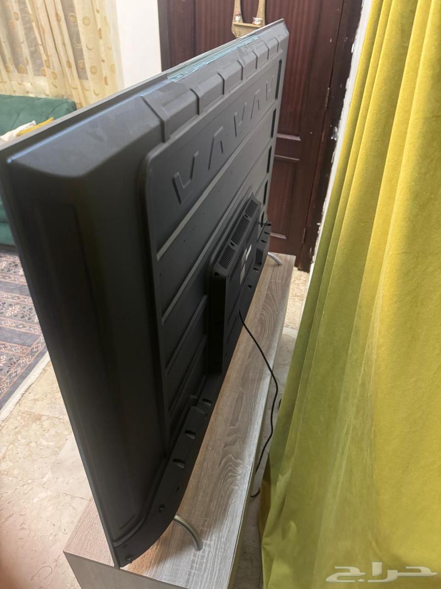 70-inch screen, everything works except the screen is broken64539528987906110