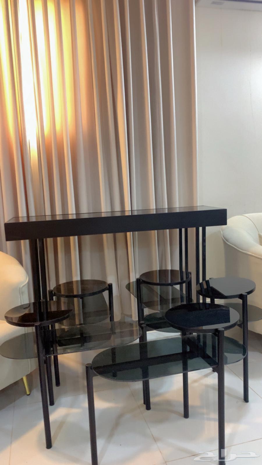 Entry with 5 serving tables64545317301505110