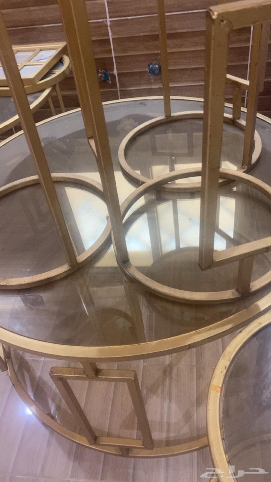 طاوله قهوة والله جديده بس مغبره. شاريتها ب 500 ابيع ب 30064548309172994111