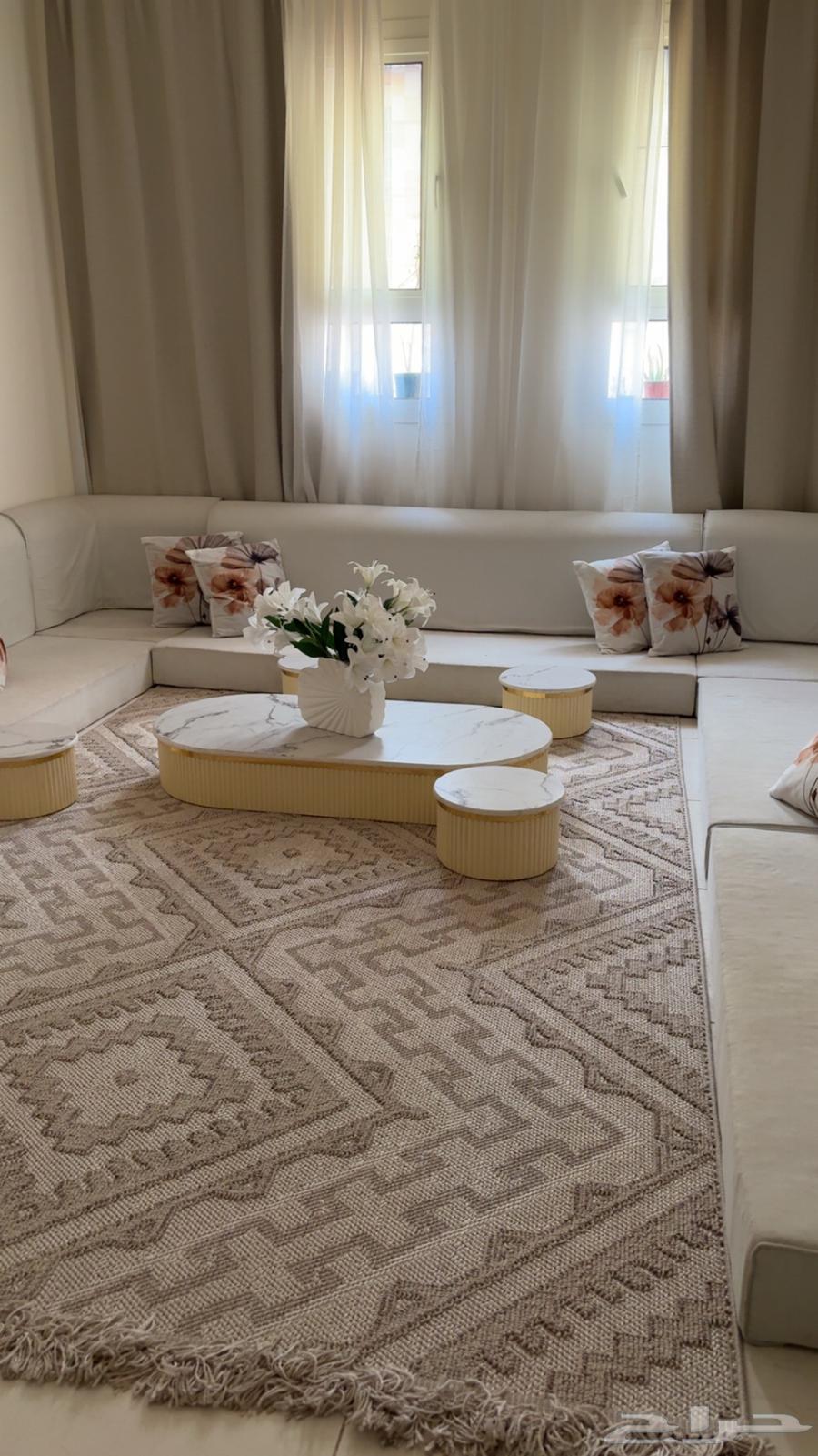 Floor seating set for sale with tables and cushions, price 150064546144694402111