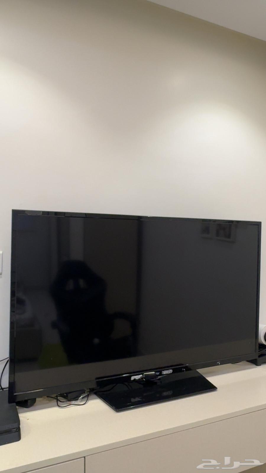 شاشة تلفزيون نظيفه جدا64550478866433110