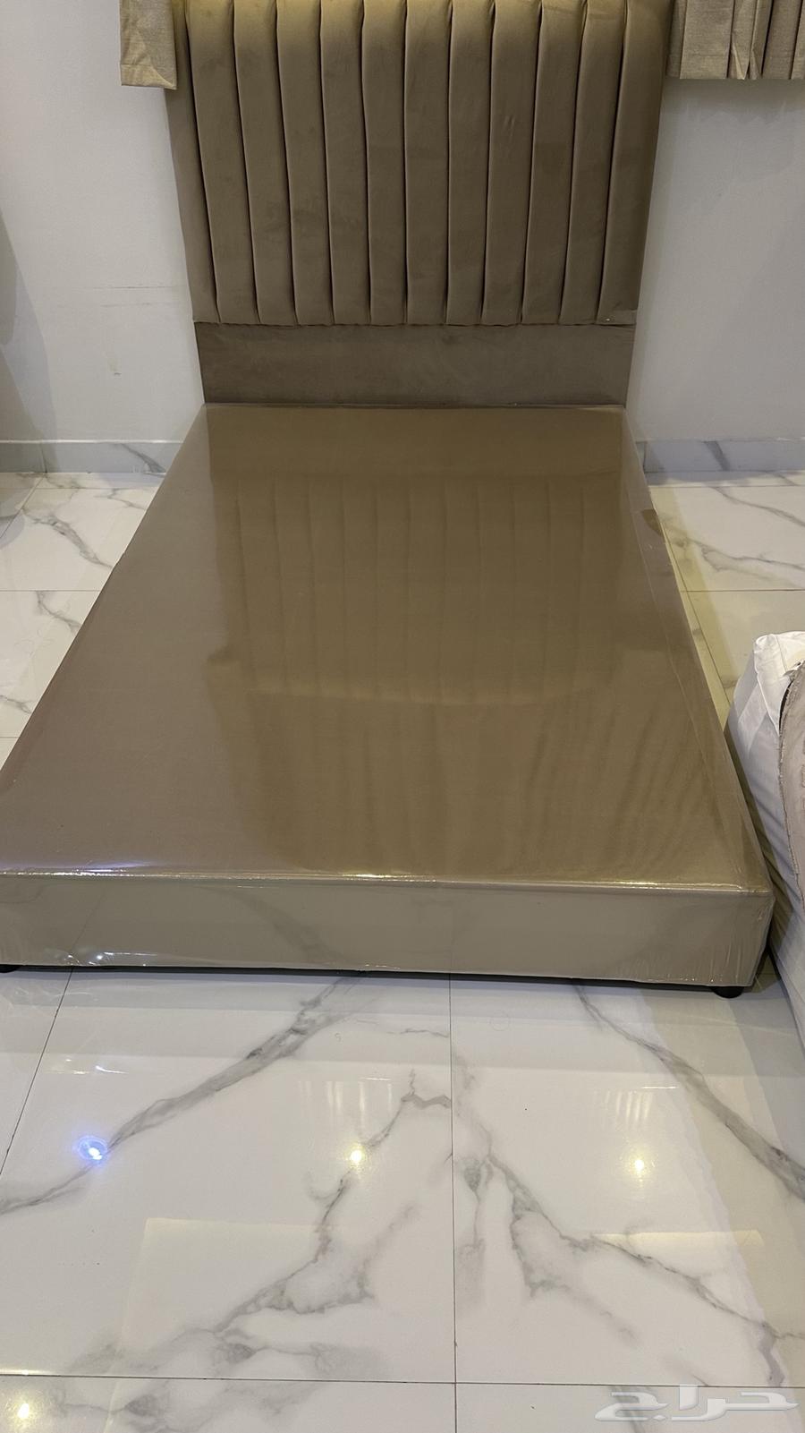 Single and a half bed, 190 cm long, 120 cm wide64544991084803111