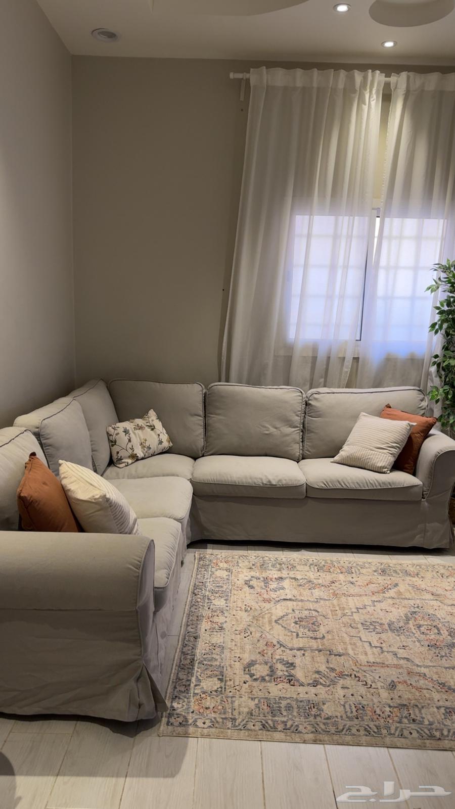 IKEA sofa64543789680899110