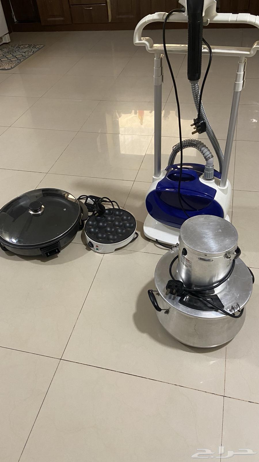 خزنه واجهزة كهربائية وتلفزيون قديم64548210587650112