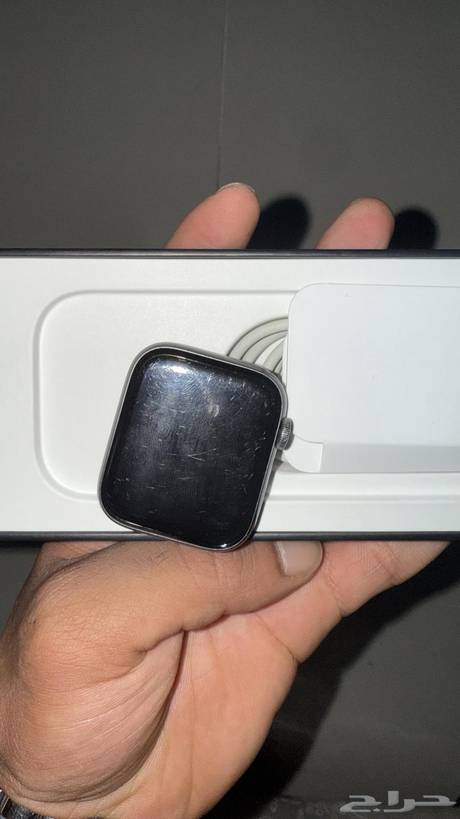 Apple Watch Series 8 44mm used with all its accessories64547207836419112