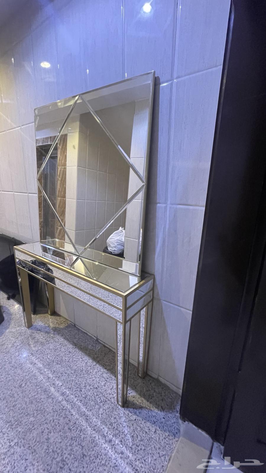 مدخل للبيع مستعجل64552802872834112