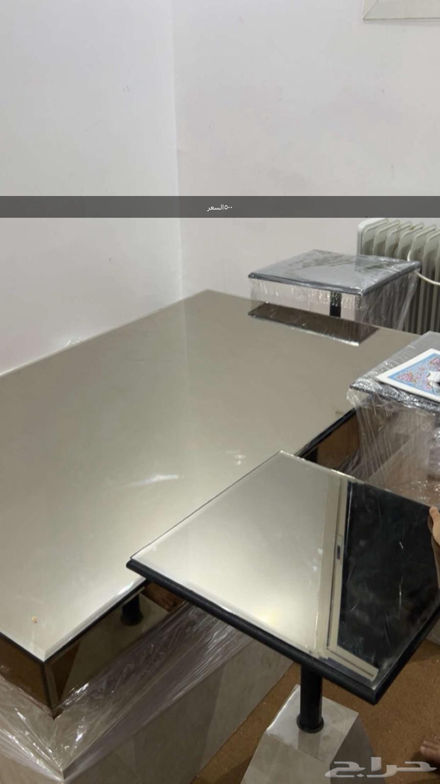 طاوله الهبه جديده للبيع ماناسبت صالتي شريتها1000ريال64544834660098110