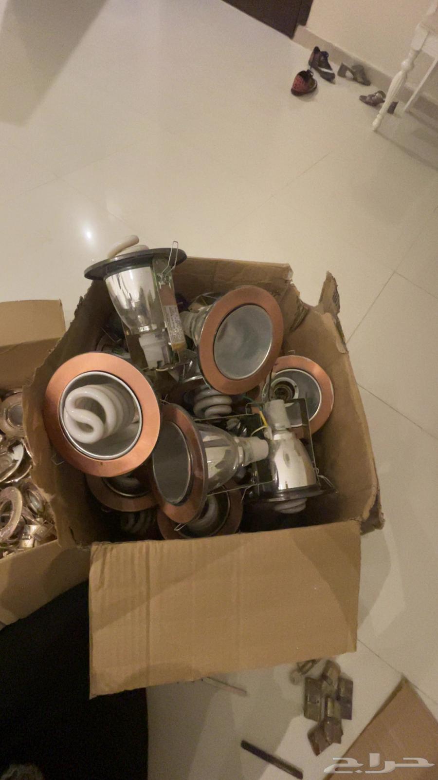 افياش كهرباء مستعمله و سبوت لايت مستعمله و مقابض ابواب مست64552463092993111