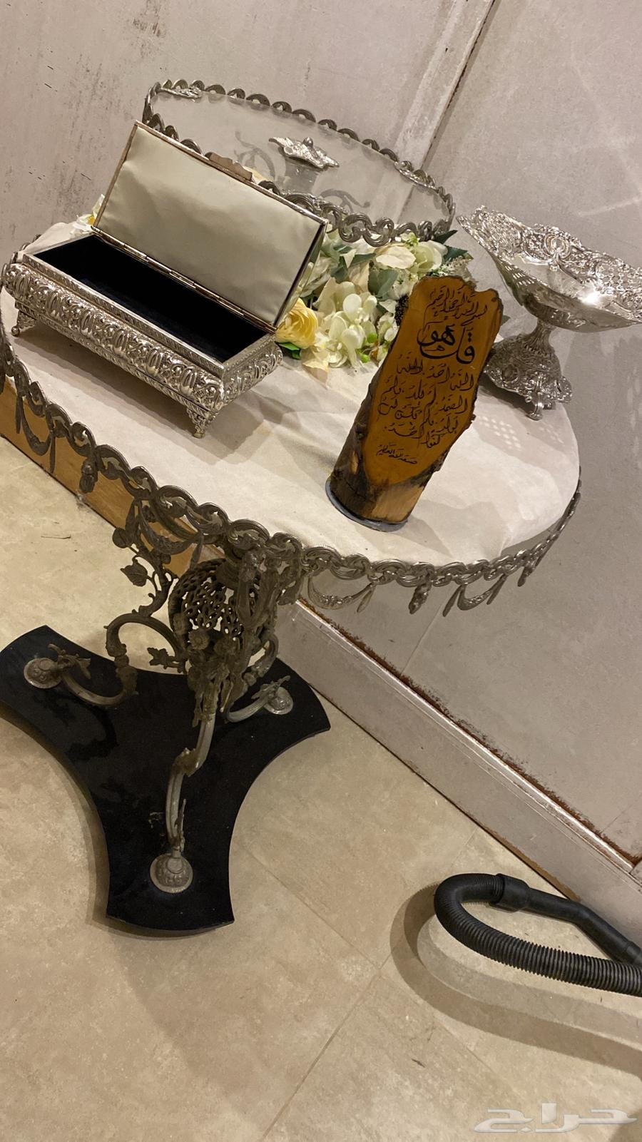 طاولة ملكة وعربية ملكة64544438736513112