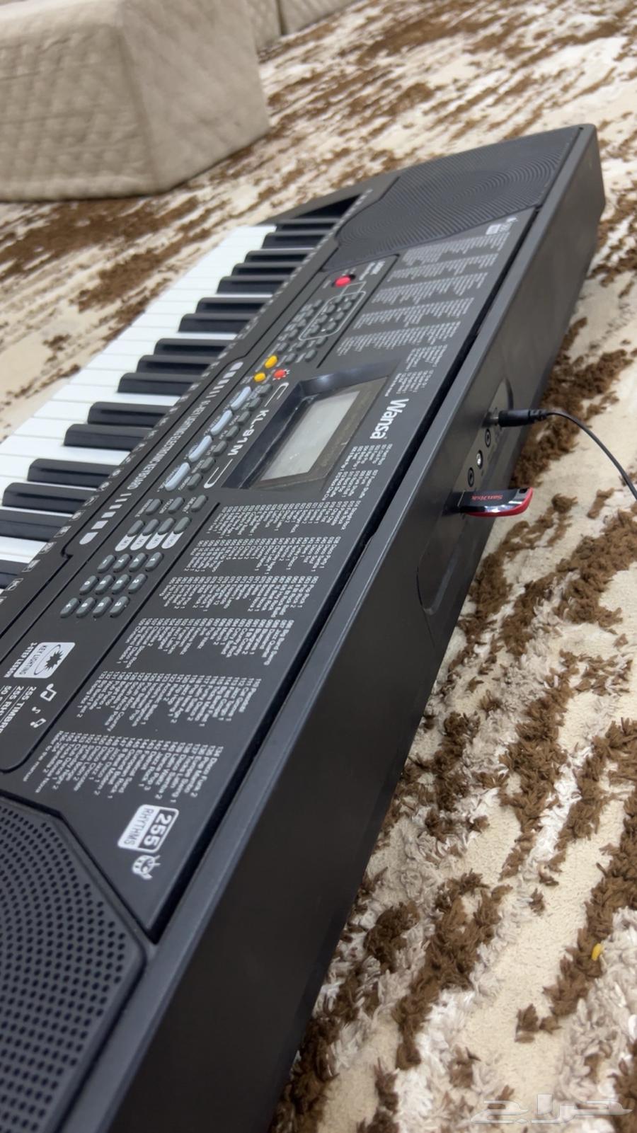 سلام عليكم ورحمة الله وبركاته للبيع بيانو موسيقى نضيف64544863127554111