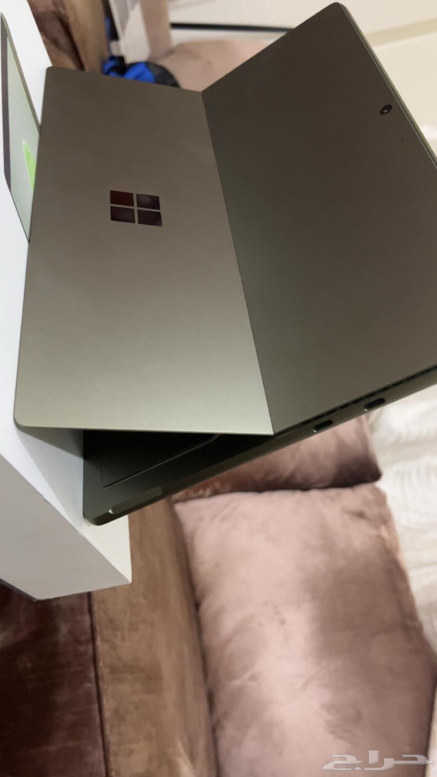 Microsoft Surface Pro964550246490626112