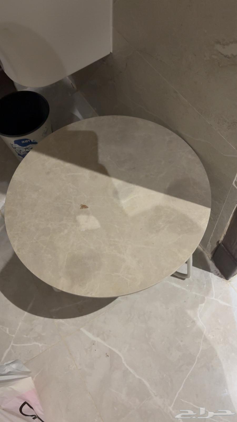 دولاب وطاولتين خدمه وطاولة تلفزيون وطاوله تنصفط64550303890817111