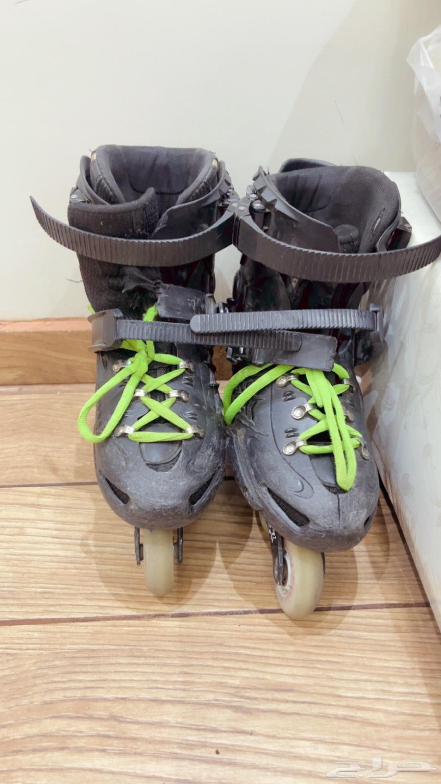 سكيت رول للبيع نضيف فيه خدوش مقاس 3864552235042818112