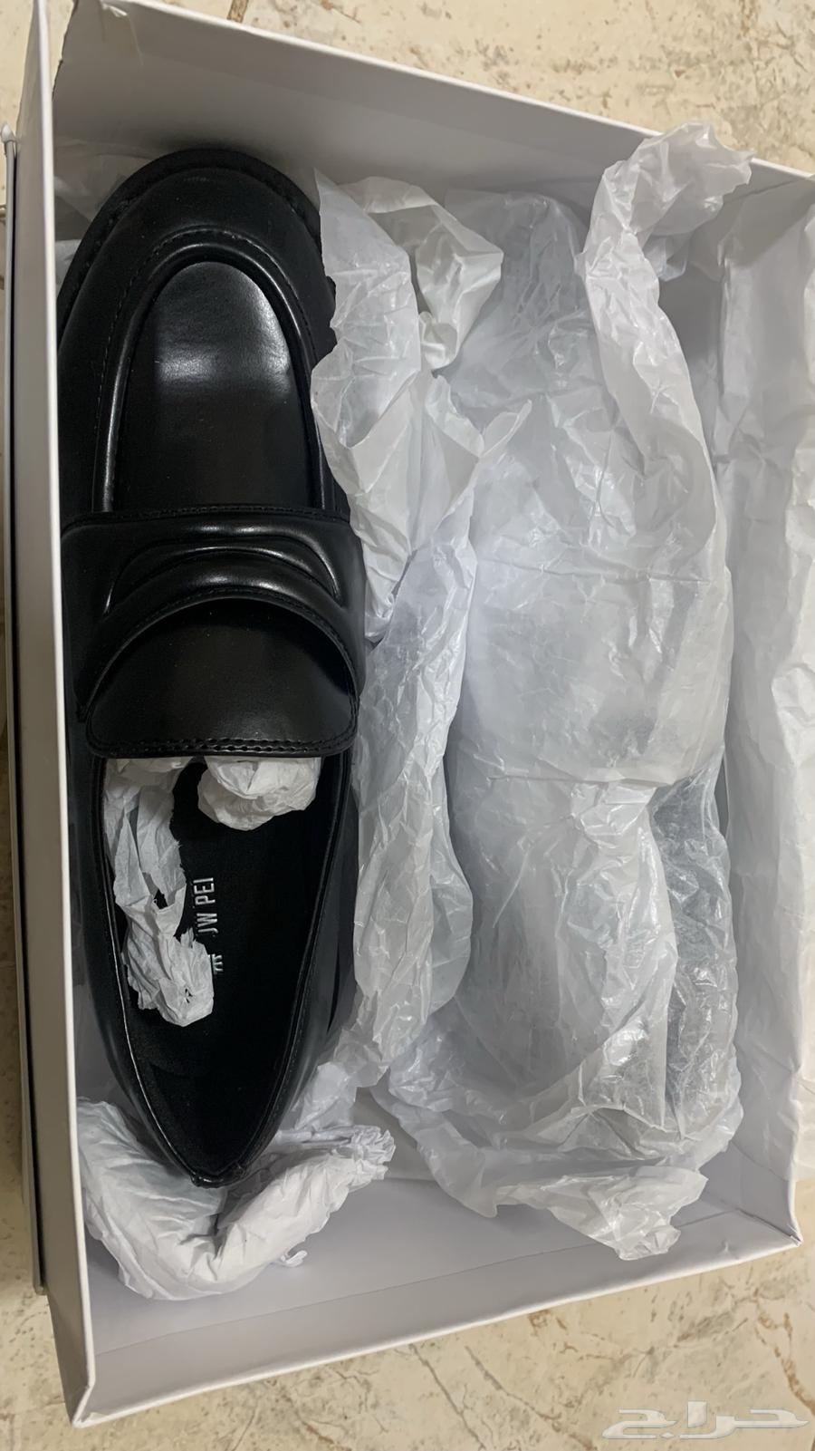 Shoes suitable for men and women, unused due to size being too large64551518795395113