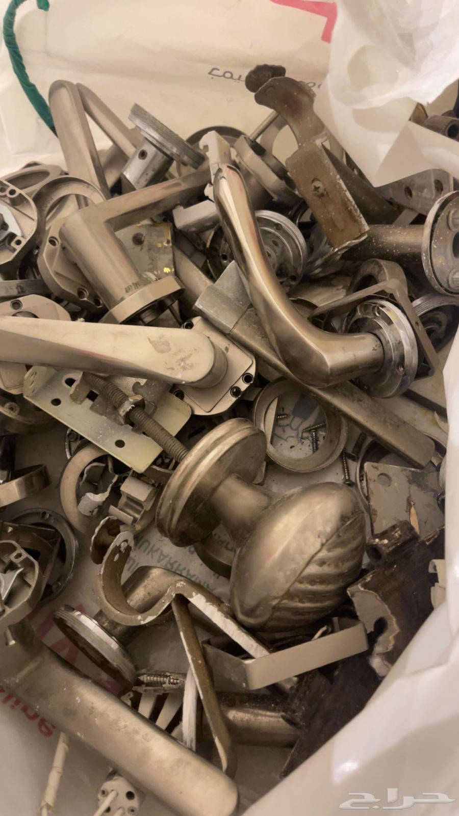 افياش كهرباء مستعمله و سبوت لايت مستعمله و مقابض ابواب مست64552463092993112