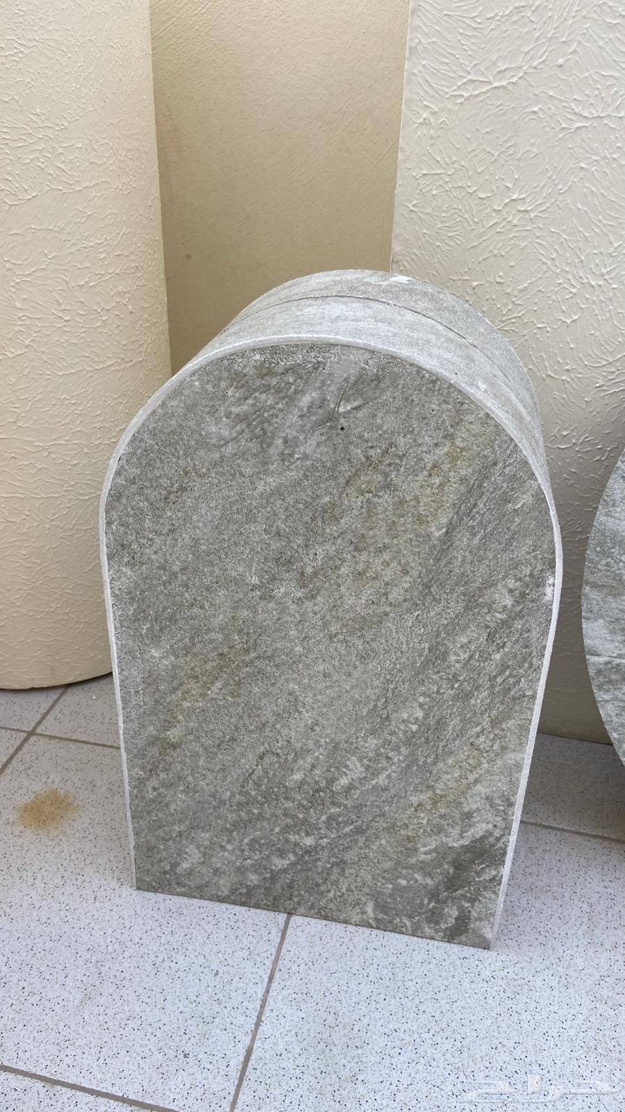 Display stands and tables for auction64548924349569111