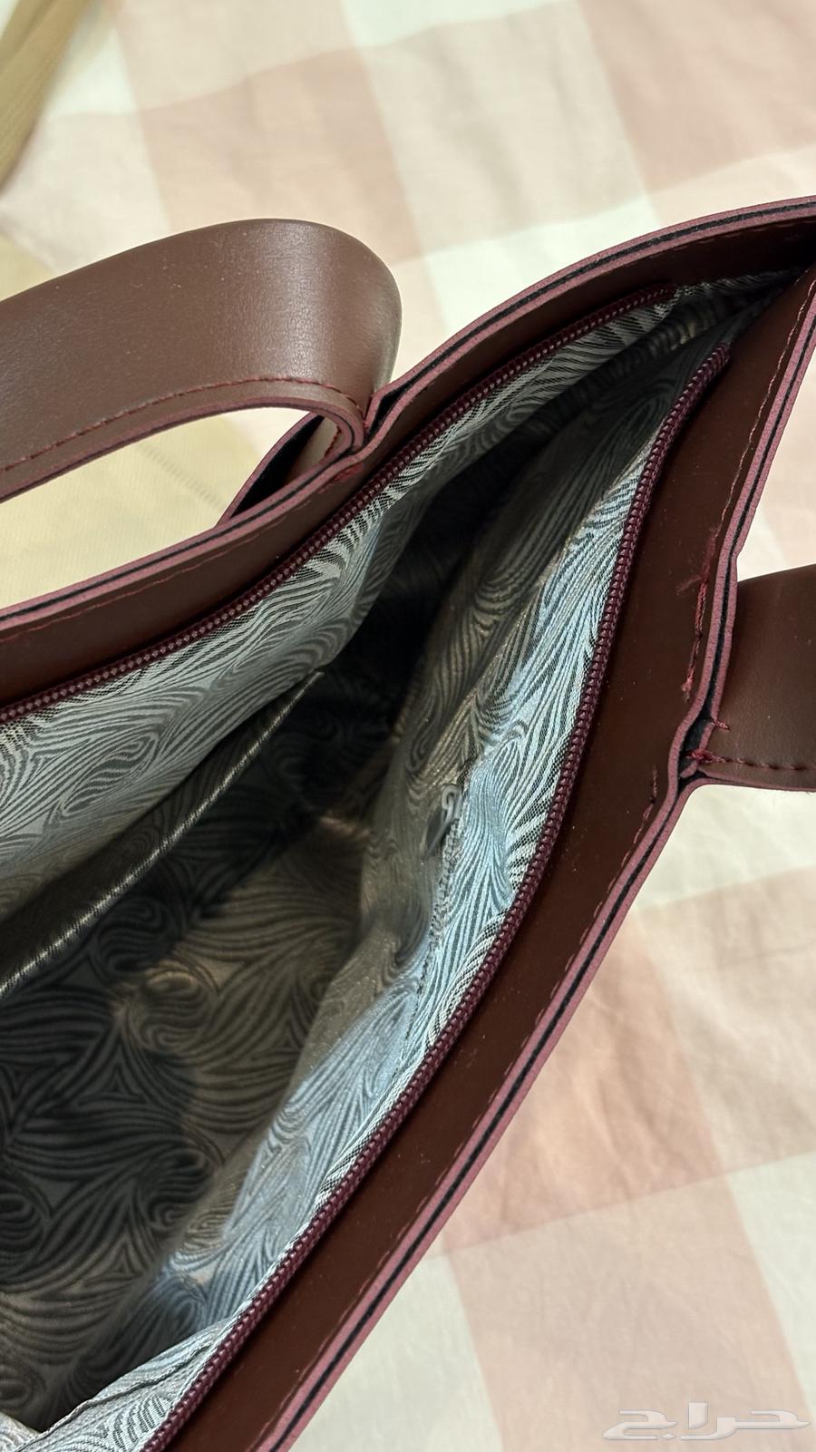 New pomegranate bag, not used64547429798403111