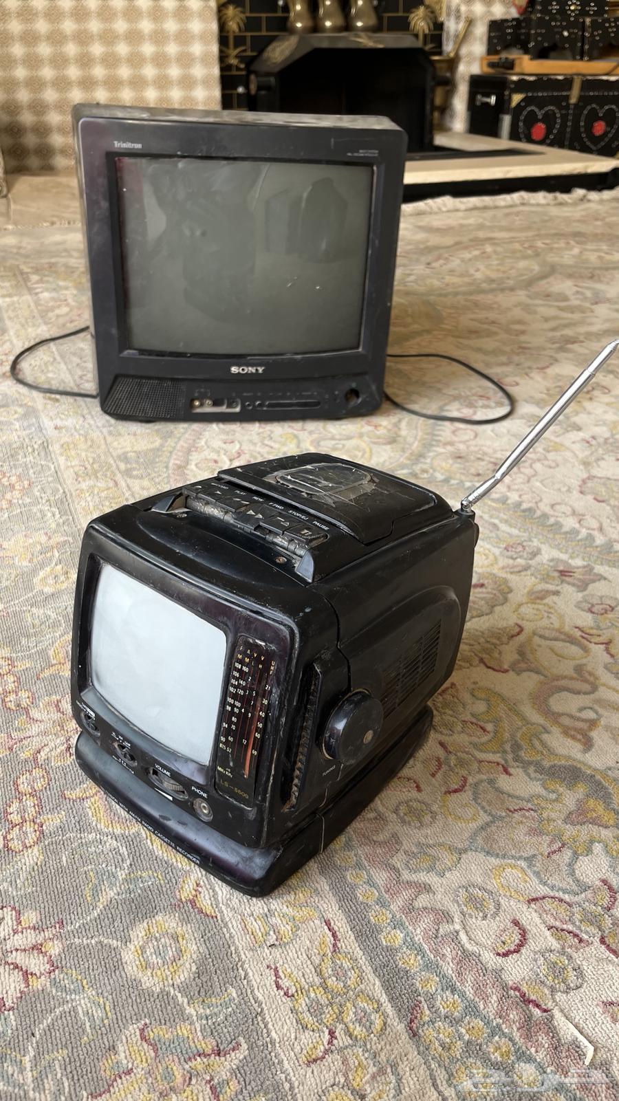 Heritage Radio and Heritage Screen, Operational Condition Required, for Sale64548252506243111